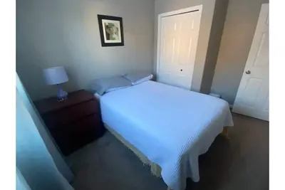 Image de Comfortable Clean and Ready for your arrival