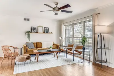 Cozy Modern Home - Perfect Work & Getaway Location