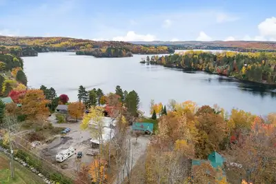 Image de Beautiful Cozy 3 Bedroom Cottage on the Lake