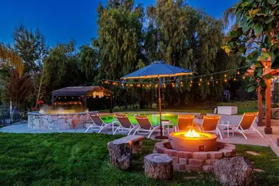 Image de 15% Off Jan Dates - Lrg Kitchen, Pool, Spa, Fire Pit!