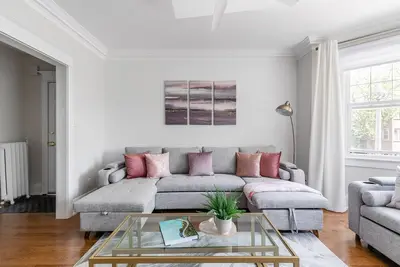 Image de Bright & Spacious 2br Apartment near Casa Loma