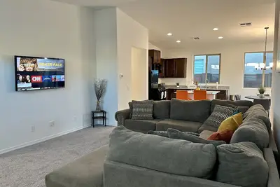 Image de 4br-5min from Cardinal Stadium