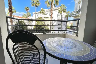 Image de Appartement 2 chambres moderne à côté de la Rue d'Antibes