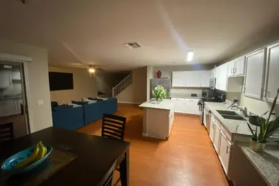 3 minutes  from  the state fram  stadium