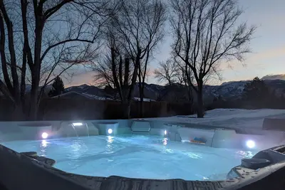 Image de Pine Tree Haven - Large home just north of Bozeman with a hot tub and views! !