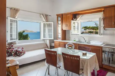 Image de Appartement \"Anna House\" avec vue sur la mer, jardin et Wi-Fi.