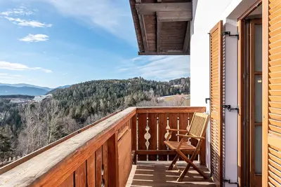 Image de Ferme 'Alpin Farm Linde' avec vue sur les montagnes, jardin partagé et Wi-Fi