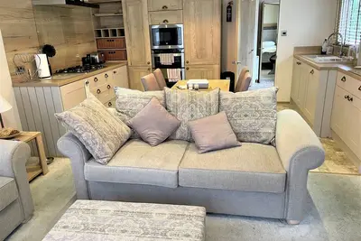 Image de Sunflower - premier dog-friendly caravan on Rockley Park