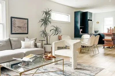 Image de *Modern 3 Bed Park Ave. Stunner*