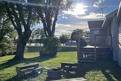 Image de Directly across the street from China Lake and boat launch