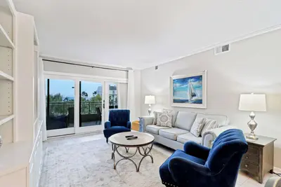 Image de 335 Shorewood Villa Ocean Views