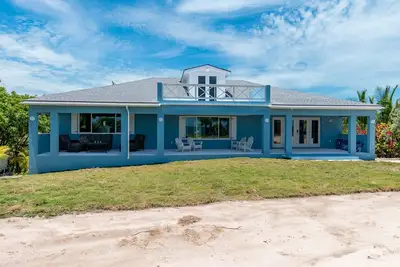 Image de Brand New Oceanfront Home located in the heart of Central Eleuthera W/ Generator