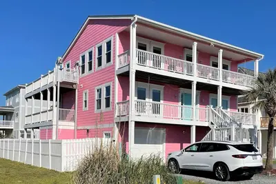 Image de Stunning ocean views, private pool (optional heated) and 350 ft. from the beach!