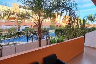 Appartement au rez-de-chaussée  2 chambres, à 60m de la plage, WiFi