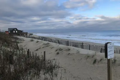 Image de Queen Anne's Revenge at the Beach by RedAwning