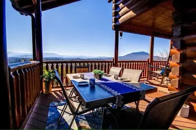 Image de July specials! Mt Views, Hot Tub, local pool, recr