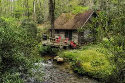 Image de Great Creekside Hideaway Rustic Cabin - Secluded, Creekside Family Cabin