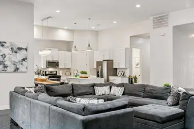 Image de Baxter: Unwind Together—Paws Included