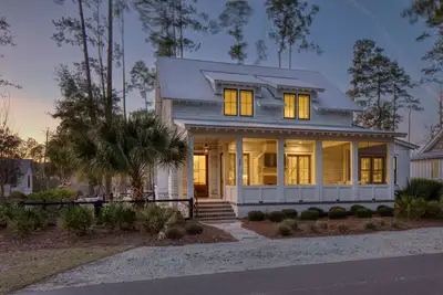 Image de Dreamy Cottage w/ Outdoor fireplace on Porch