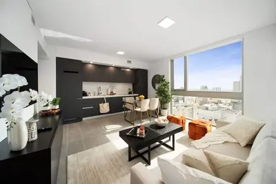 Image de penthouse in downtown w/pool and parking brand-new