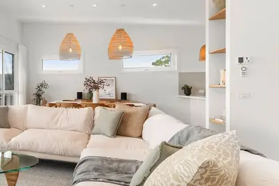Image de Shelby Beachhouse with Scandi Hot Tub & McCrae Views