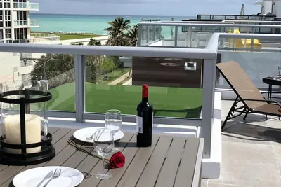 Image de Luxury Oceanfront Beach Villa in Hollywood