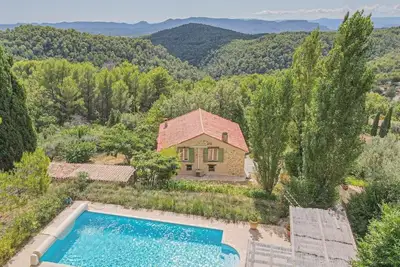 Image de Maison de caractère en Provence 5 chambres