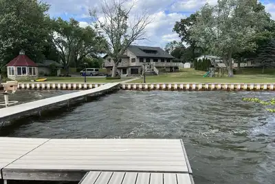 Image de Family Friendly Lake Fun at Koontz Lake, Sleeps 18, 90 Min. From Chicago