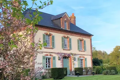 Image de Superbe maison de maitre, piscine, tennis, cadre exceptionnel (30mn Deauville)