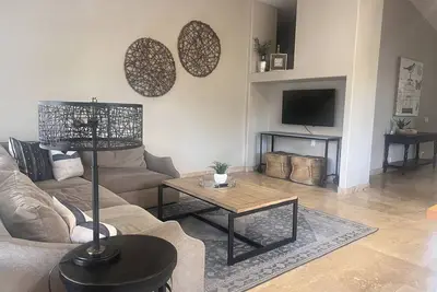 Image de *Spring Training* Stylish Home Near Stadiums