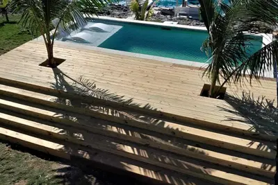 New Pool! Luxury waterfront! \"Rainbow Charm\"