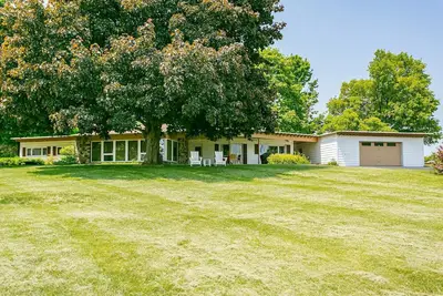 Image de Sunrises over Seneca. Walk to local wineries. Pet Friendly. It's Perfect!