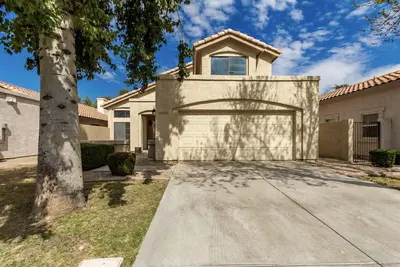Image de Super Bowl weekend stay just 5 minutes away from Cardinal stadium.