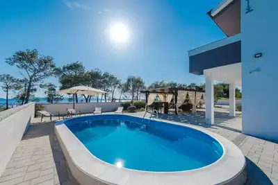 Image de Four bedroom holiday home Horizon with pool - Ae1452