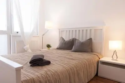 Image de After Eight Apartment