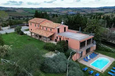 Image de Villa with pool: sea and land in the beautiful Marche hills