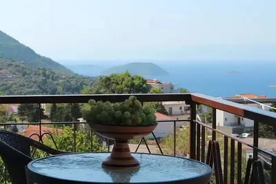 Image de Demie and George House with stunning view
