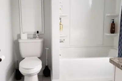 Image de Little Blue House near Downtown Kalispell - Pets welcome!