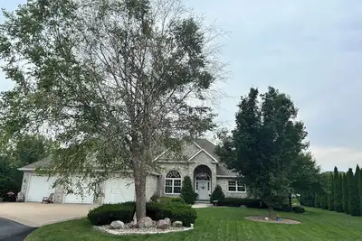 Image de Oshkosh Home for Air Venture - 3 miles from Eaa Air Show