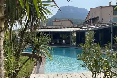 Image de Grande Villa Atypique Avec Piscine PRIVÉE Au Calme
