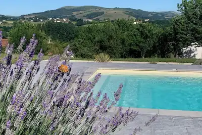 Image de Maison avec piscine /spa et vue sur les montagnes basques