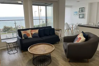 Image de Seaview West Coast - Stunning Sea views - 2 Balconies near Beach and City Centre