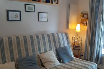 Image de Petite maison dans une résidence.