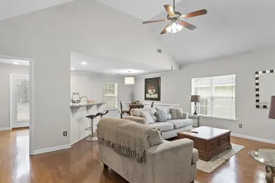 Image de Newly Renovated Rental Fort Eisenhower / Ft. Gordon, Masters & Csra