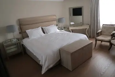 Image de Scenic 4bed 3 bath Hyde Park