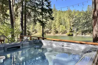 Jack's Cabin-River, Hot Tub, Wifi, Bbq, 4wd, Dogs