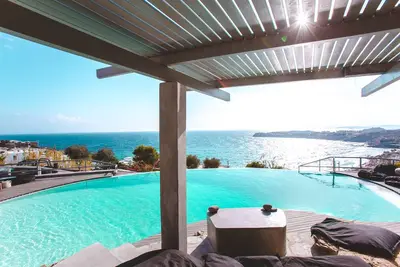 Image de Villa 9 - Sea View, Private Jacuzzi for 5, Shared Pool, Gym, Bar