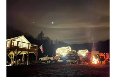 Image de Fox Tent @ Rusty's Roost River Camp 2