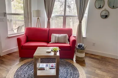 Image de Amazing Views! Nature 3 Porches Wi-fi Secluded. 5mi to downtown dine/shop