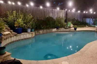 Image de Pool Hot Tub Game room Arcade fast Wi-Fi Fire Pit Dog Friendly!
